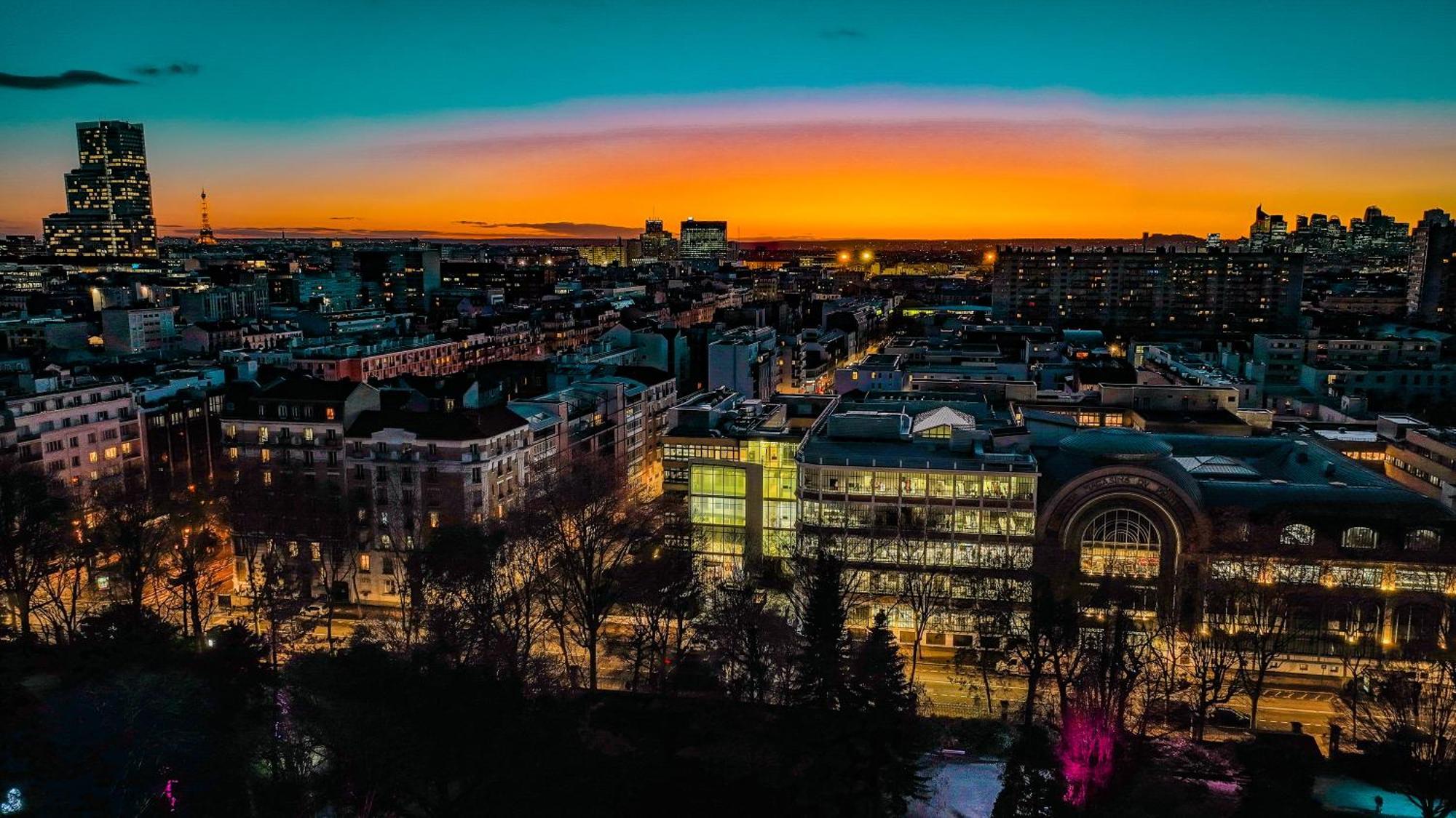 Voco Paris - Porte De Clichy By Ihg Ngoại thất bức ảnh
