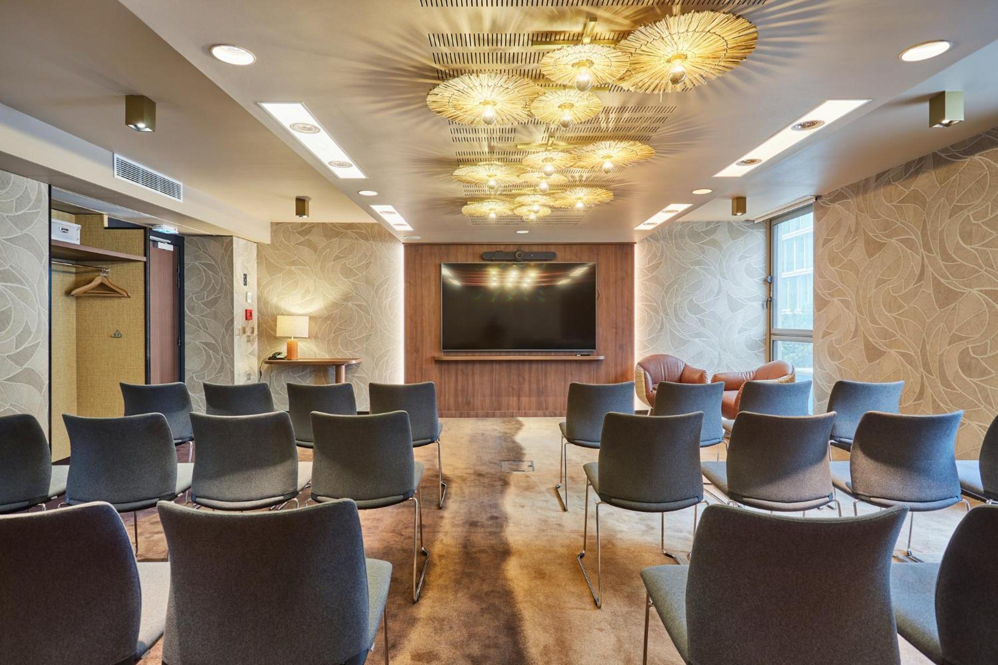 Voco Paris - Porte De Clichy By Ihg Ngoại thất bức ảnh