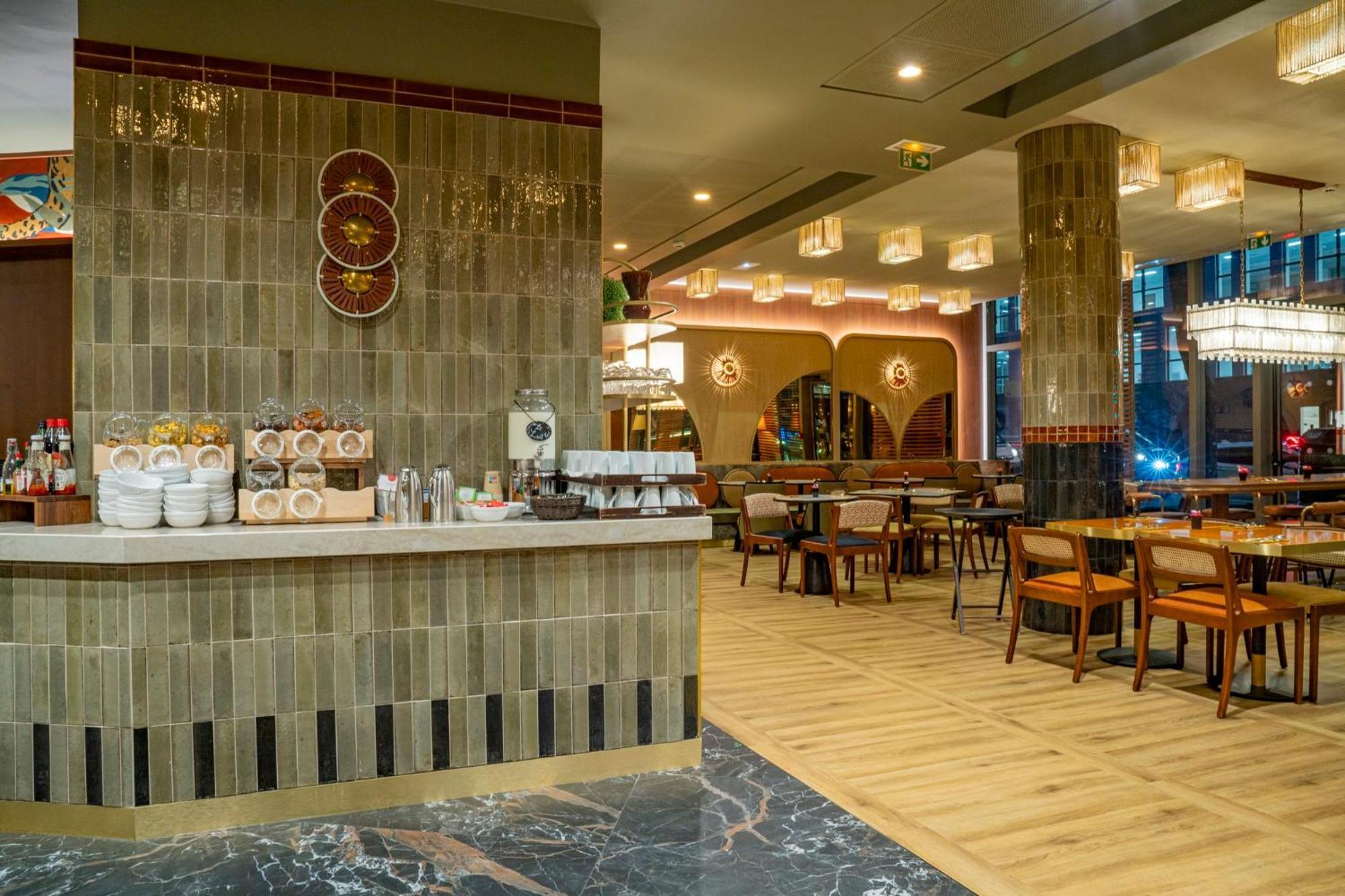 Voco Paris - Porte De Clichy By Ihg Ngoại thất bức ảnh