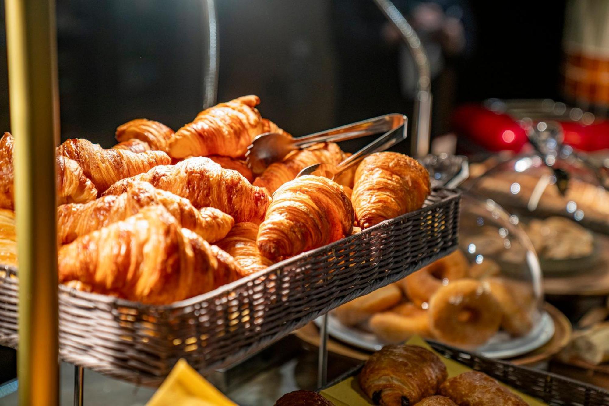 Voco Paris - Porte De Clichy By Ihg Ngoại thất bức ảnh