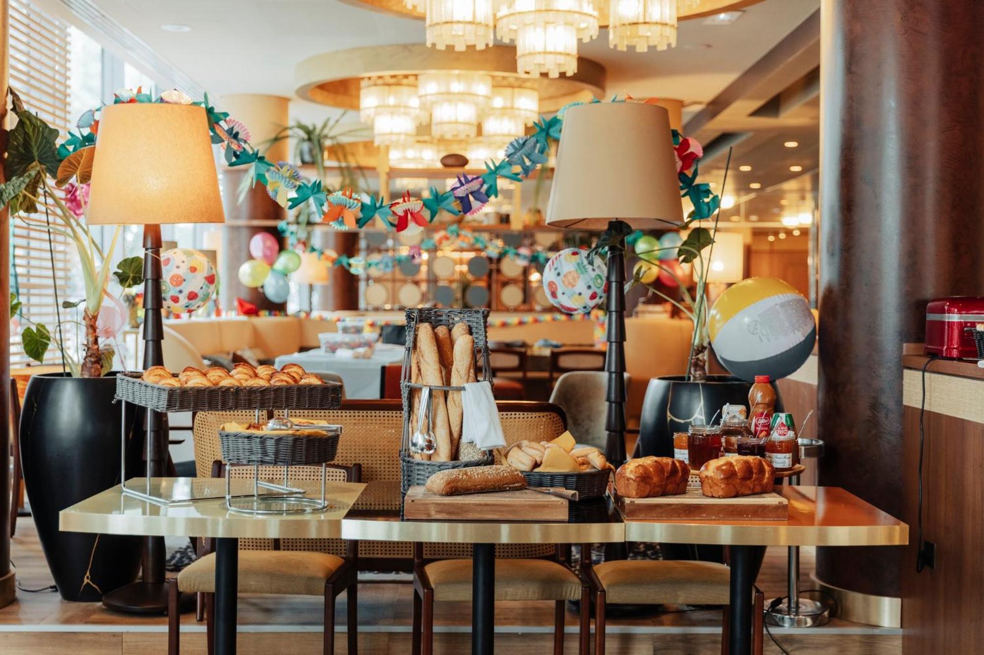 Voco Paris - Porte De Clichy By Ihg Ngoại thất bức ảnh