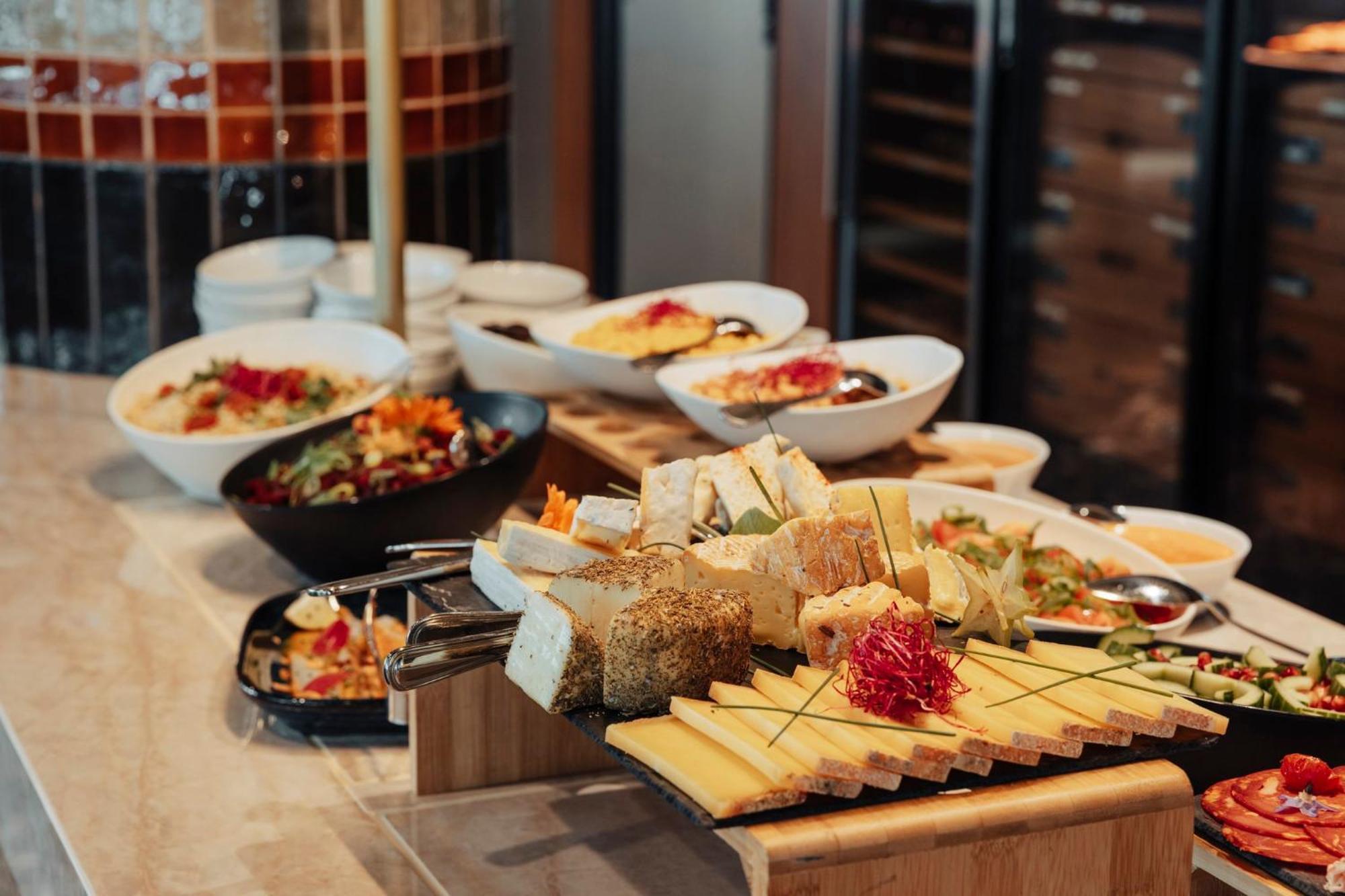 Voco Paris - Porte De Clichy By Ihg Ngoại thất bức ảnh